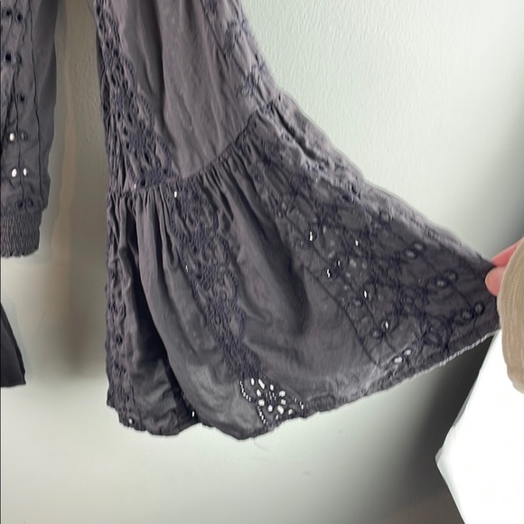 American Eagle Outfitters Gray Wrap Blouse with Lace Eyelet Details Size XS - Picture 5 of 7